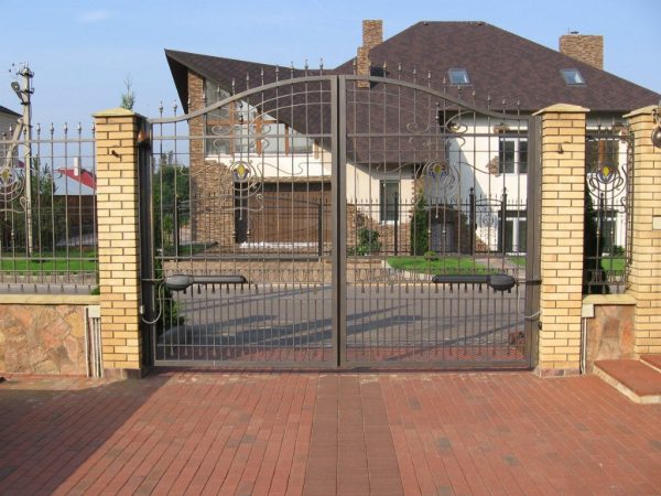 Ворота для загородного дома